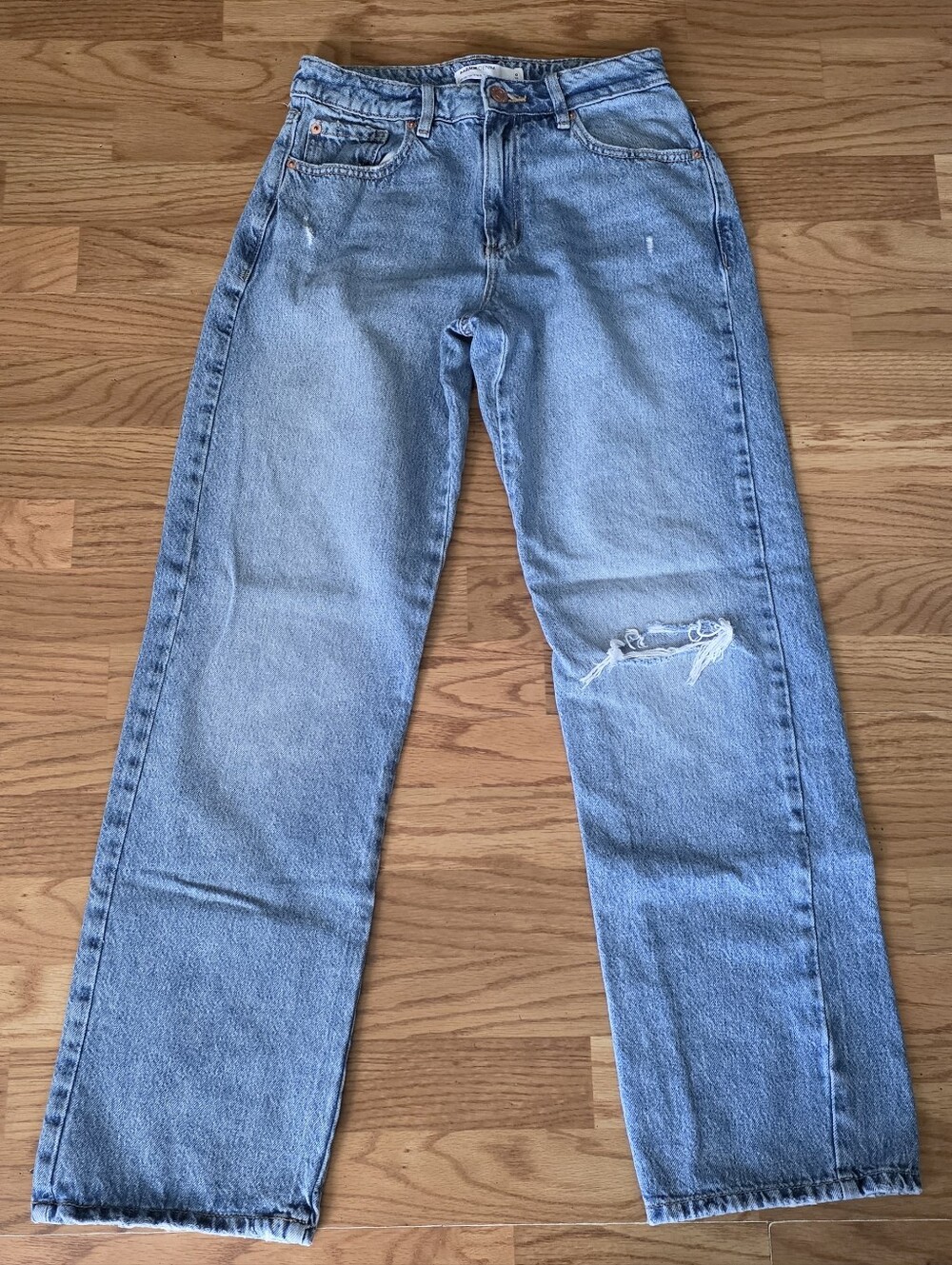 Garage Faded Light Blue Straight Leg Jeans with Knee Rip Sz 0/24